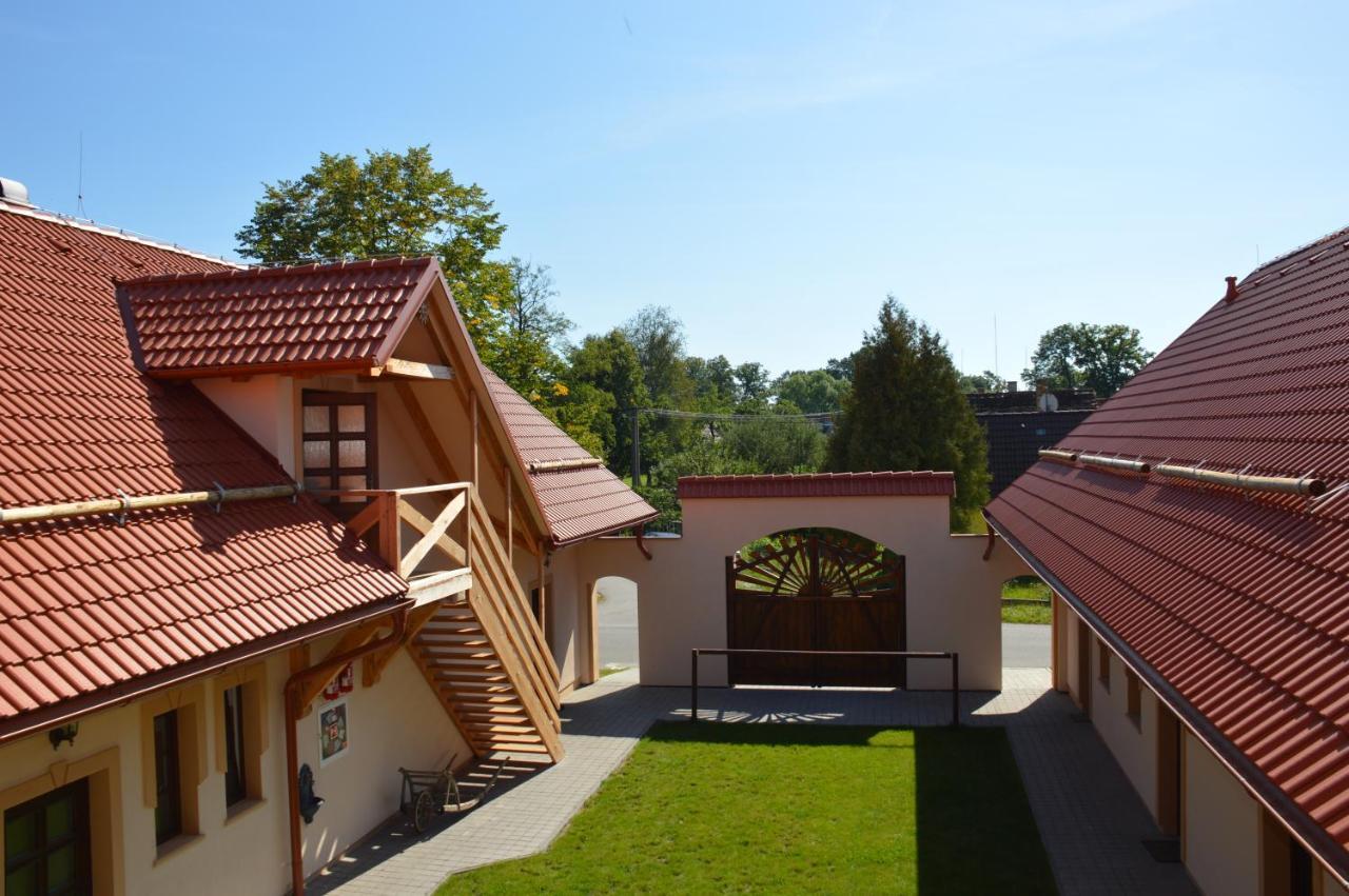 Penzion U Podkovare เชบอนย์ ภายนอก รูปภาพ